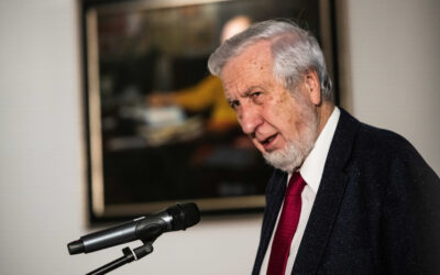 Nem akarunk vérbefagyott politikusokról írni