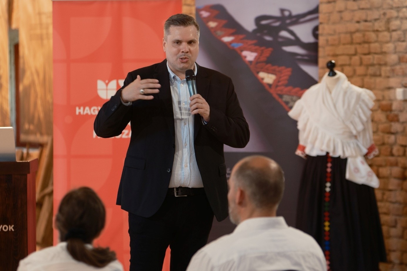 Both Miklós, a Hagyományok Háza főigazgatója a konferencia záróelődásábani a Népművészeti Jelentés kapcsán adott átfogó képet az intézmény munkájáról