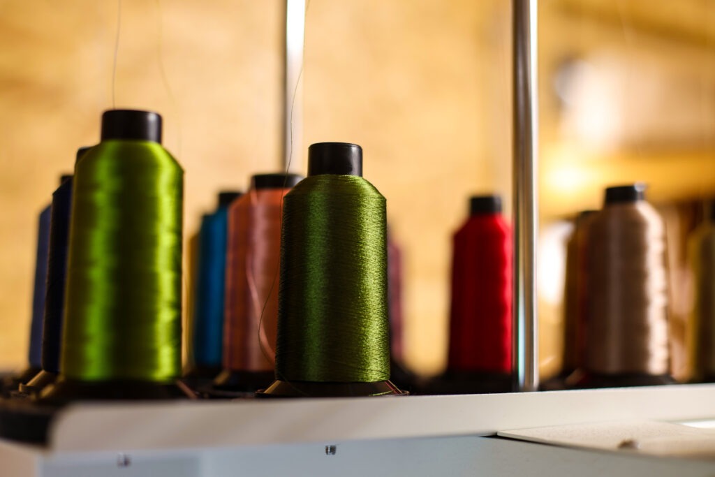 Egy öltésnyi fény – így kezdődik minden minta a Fehérnép műhelyében