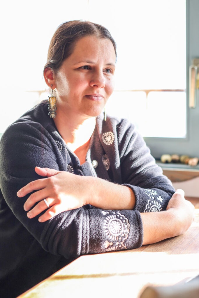 Győrfalvai-Györkös Laura a gombosszegi családi házban