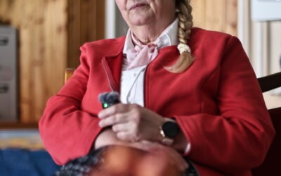 „Anya vagyok… és valahol ott kezdődött minden” Portrébeszélgetés Havasi Irmával – festészetről, anyaságról és arról, ami a képek mögött van